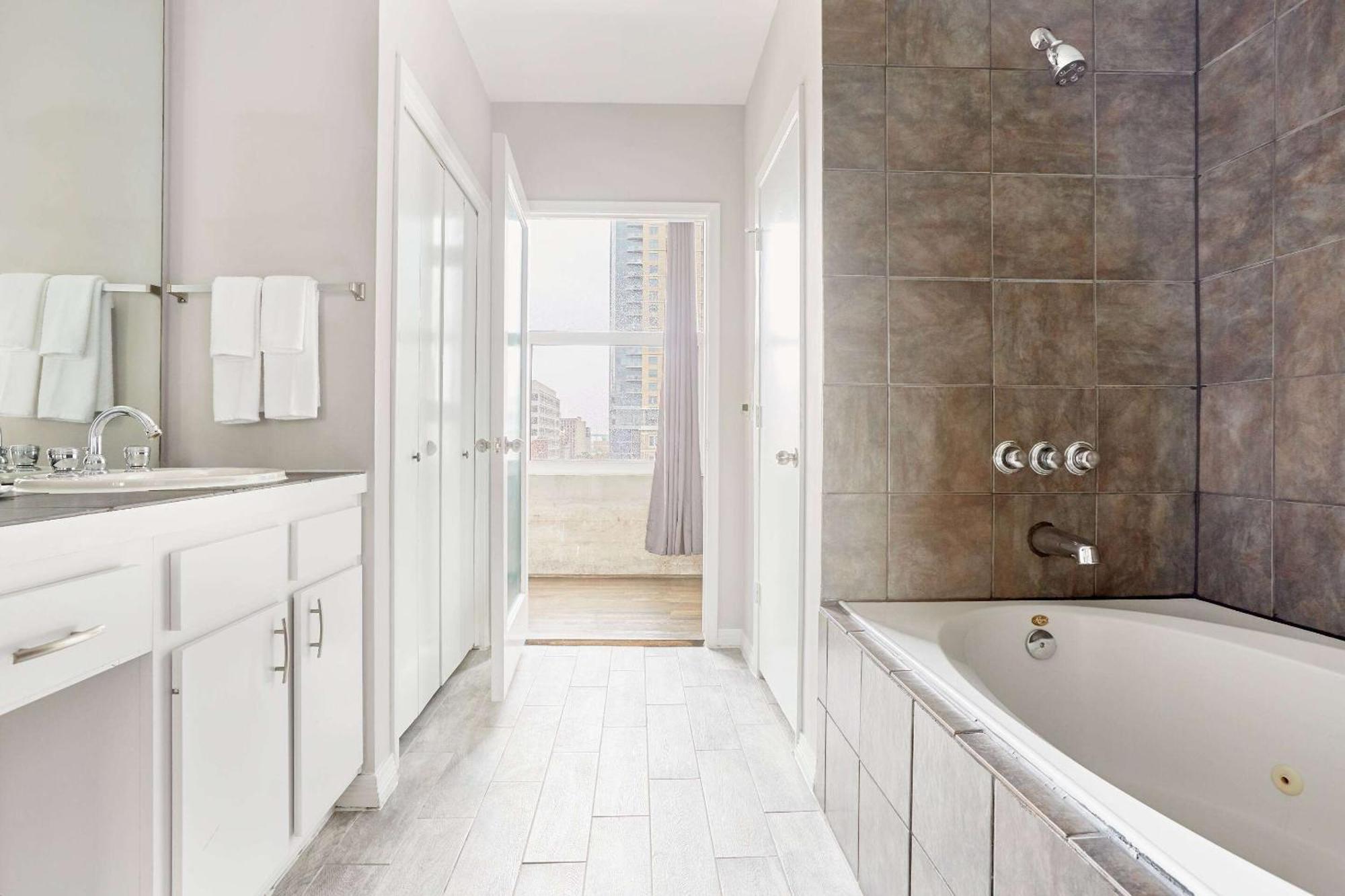 Reside Houston Downtown, A Wyndham Residence Eksteriør billede
